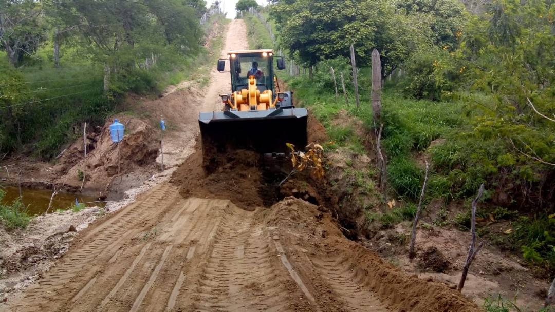 Prefeitura realiza operação tapa-buracos, faz manutenção de ponte e garante acessibilidade às comunidades da região de Belchior