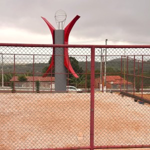 Prefeitura  realiza melhorias em quadra na Praça da Juventude